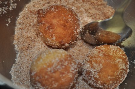 how to make sour cream donut holes