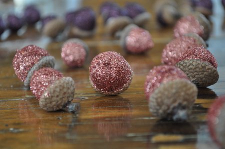 how to make glitter acorns