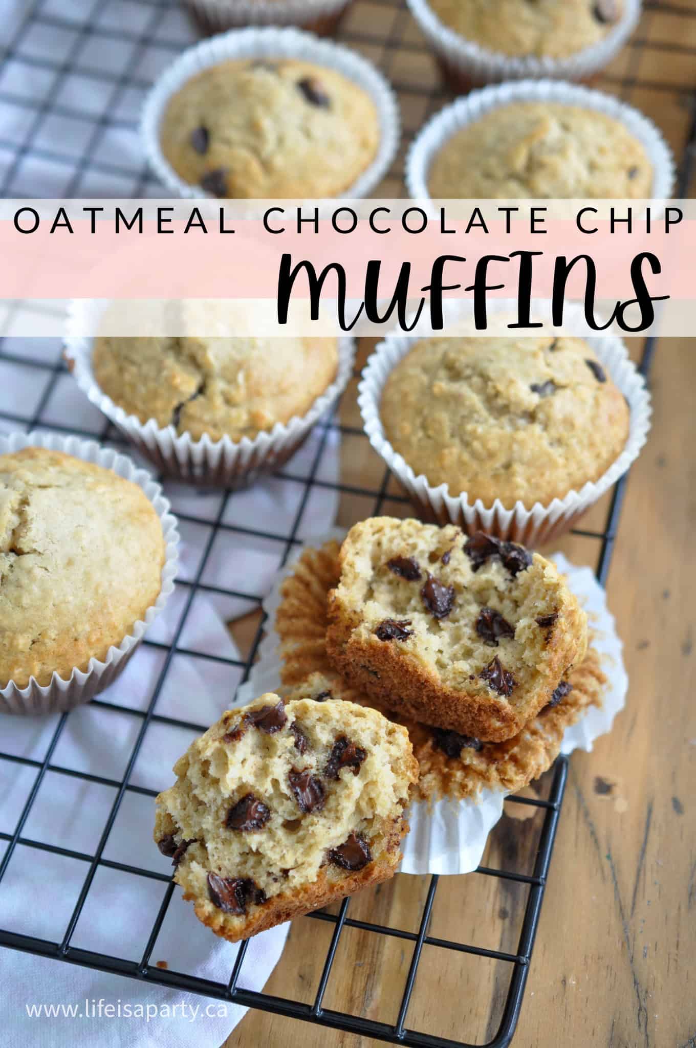 Oatmeal Chocolate Chip Muffins:  these easy muffins with oatmeal and chocoalte chips are the perfect combination for breakfast or a snack.