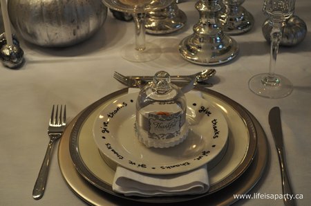 how to set a silver Thanksgiving table