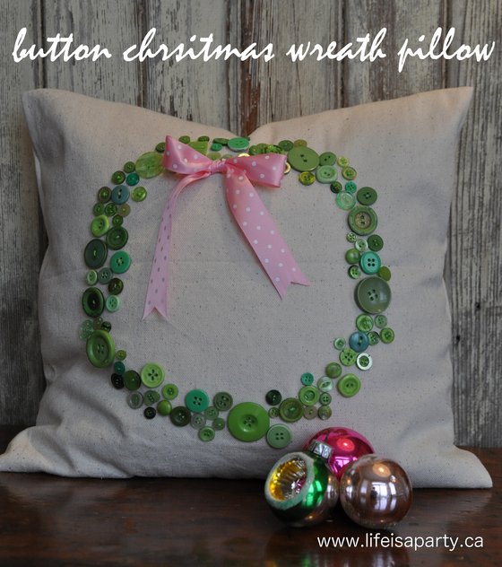 Button Christmas Wreath Pillow: Easytutorial to make your own button wreath pillow for Christmas, inexpensive DIY Christmas decor, or a great gift.