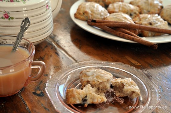 how to make cinnamon raisin biscuits