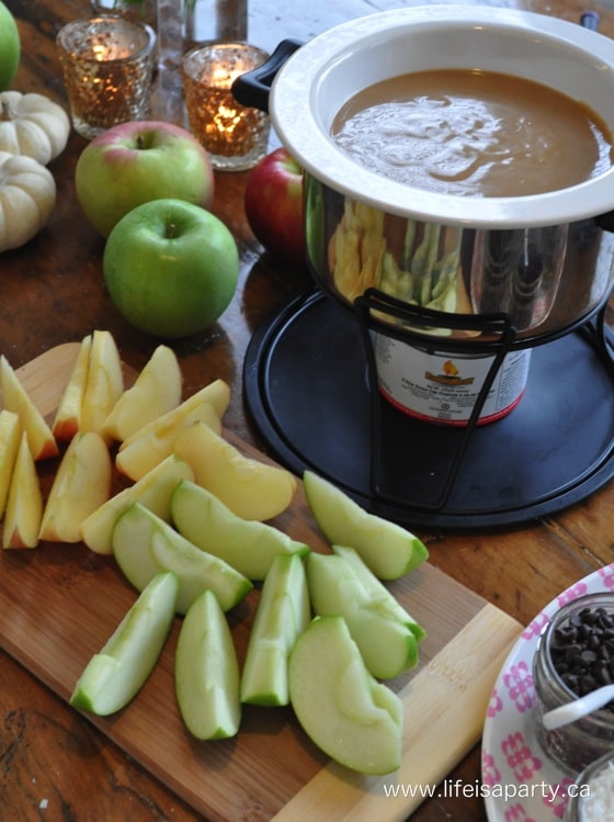 apples and caramel dessert fondue