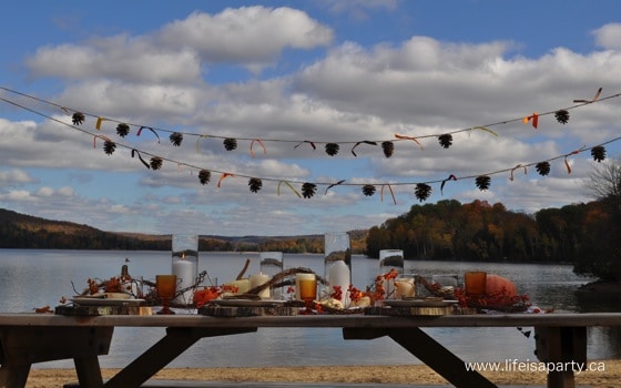 outdoor rustic thanksgiving tablescape