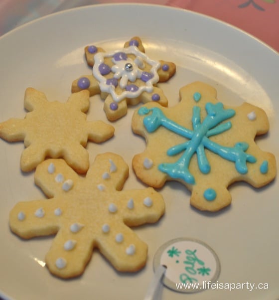 snowflake cookie decorating