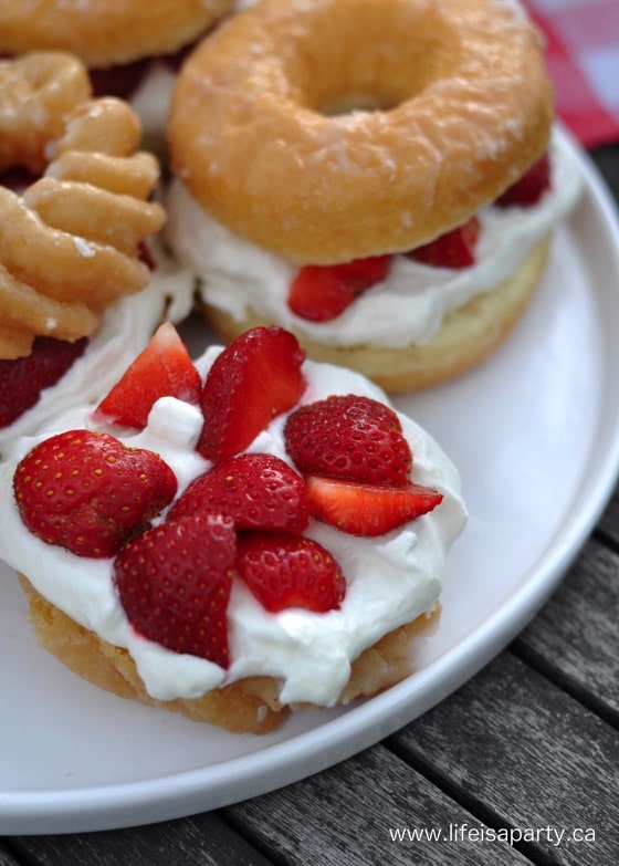 how to make Strawberry Shortcake with a donut