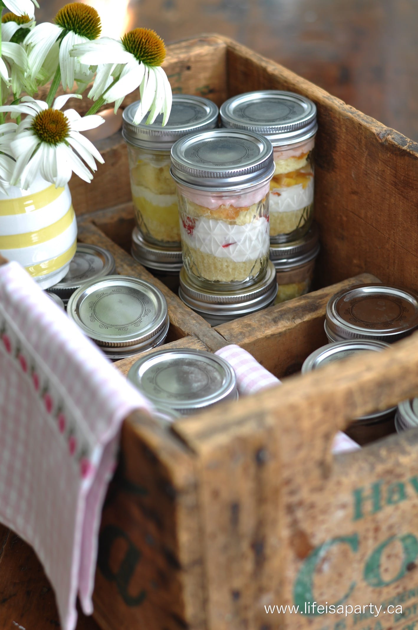 Cupcakes in a mason Jar for a picnic