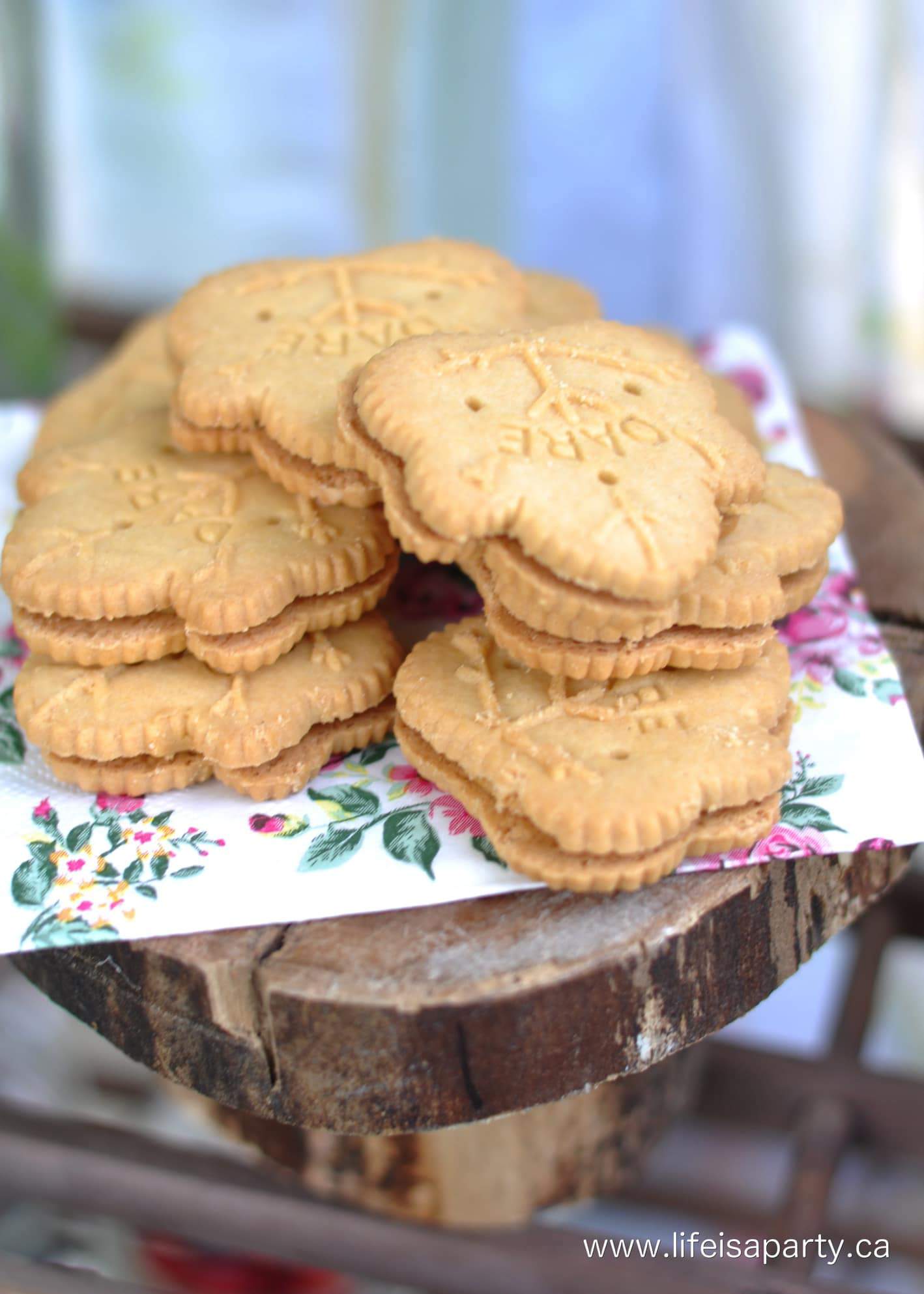 maple leaf cookies