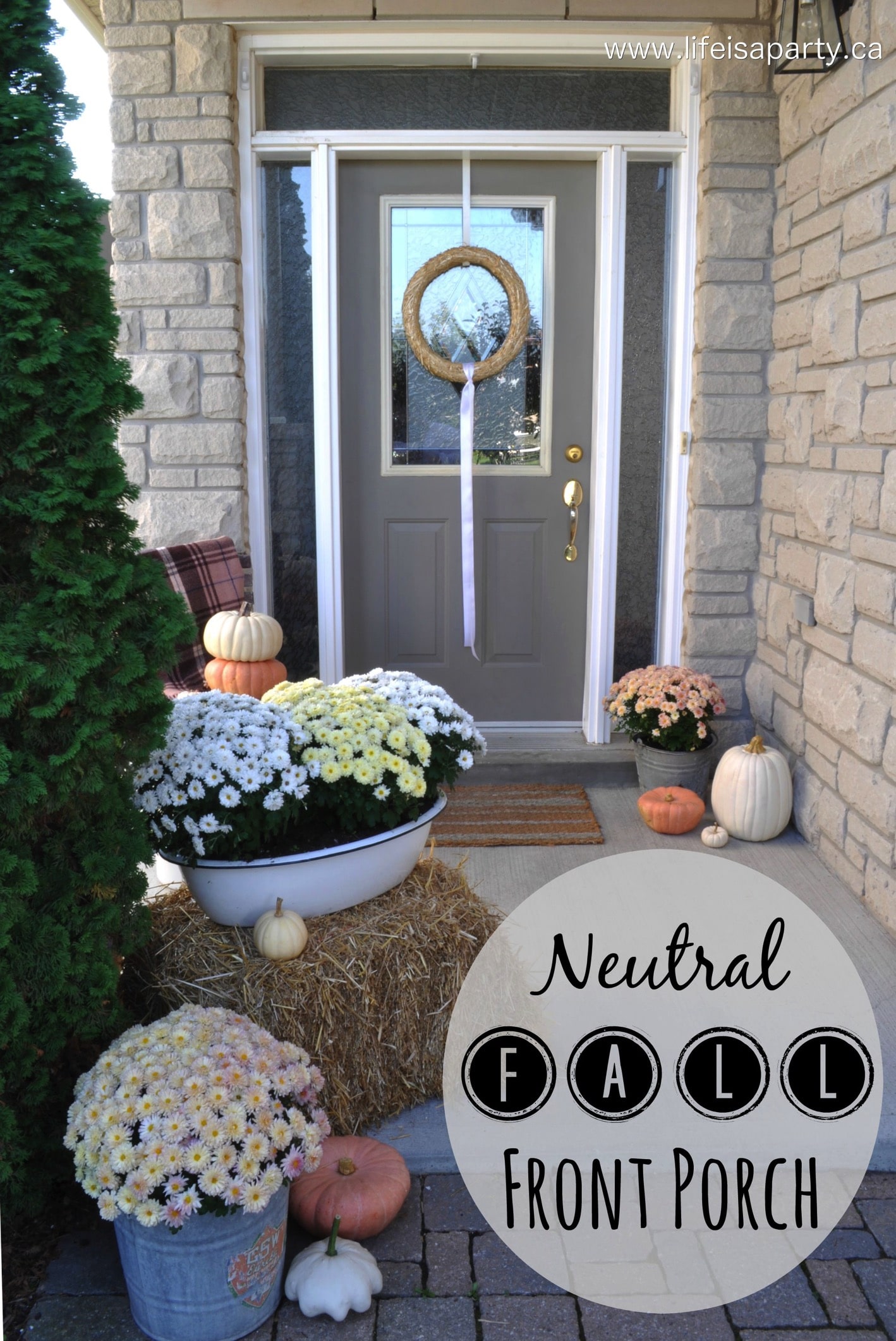 Neutral Fall Front Porch: peachy-pink and white mums, light pink pumpkins and vintage touches are part of this beautiful fall front porch decor.