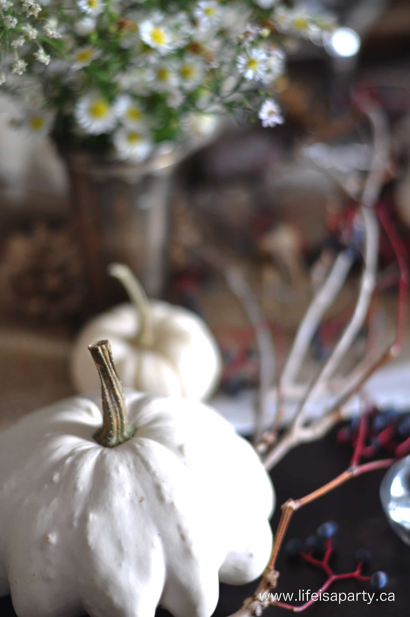 white pumpkin thanksgiving table