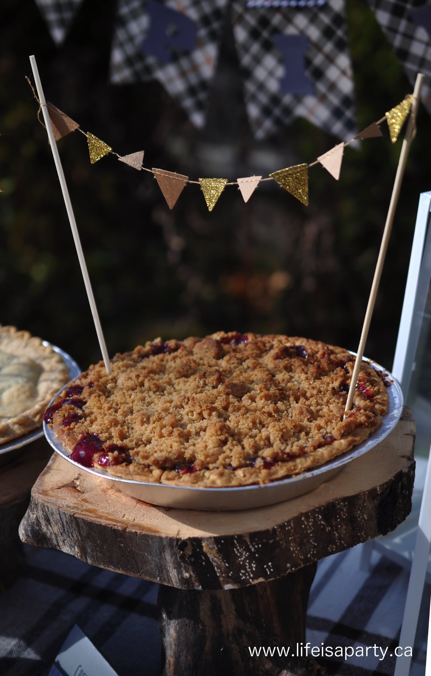 pie with bunting