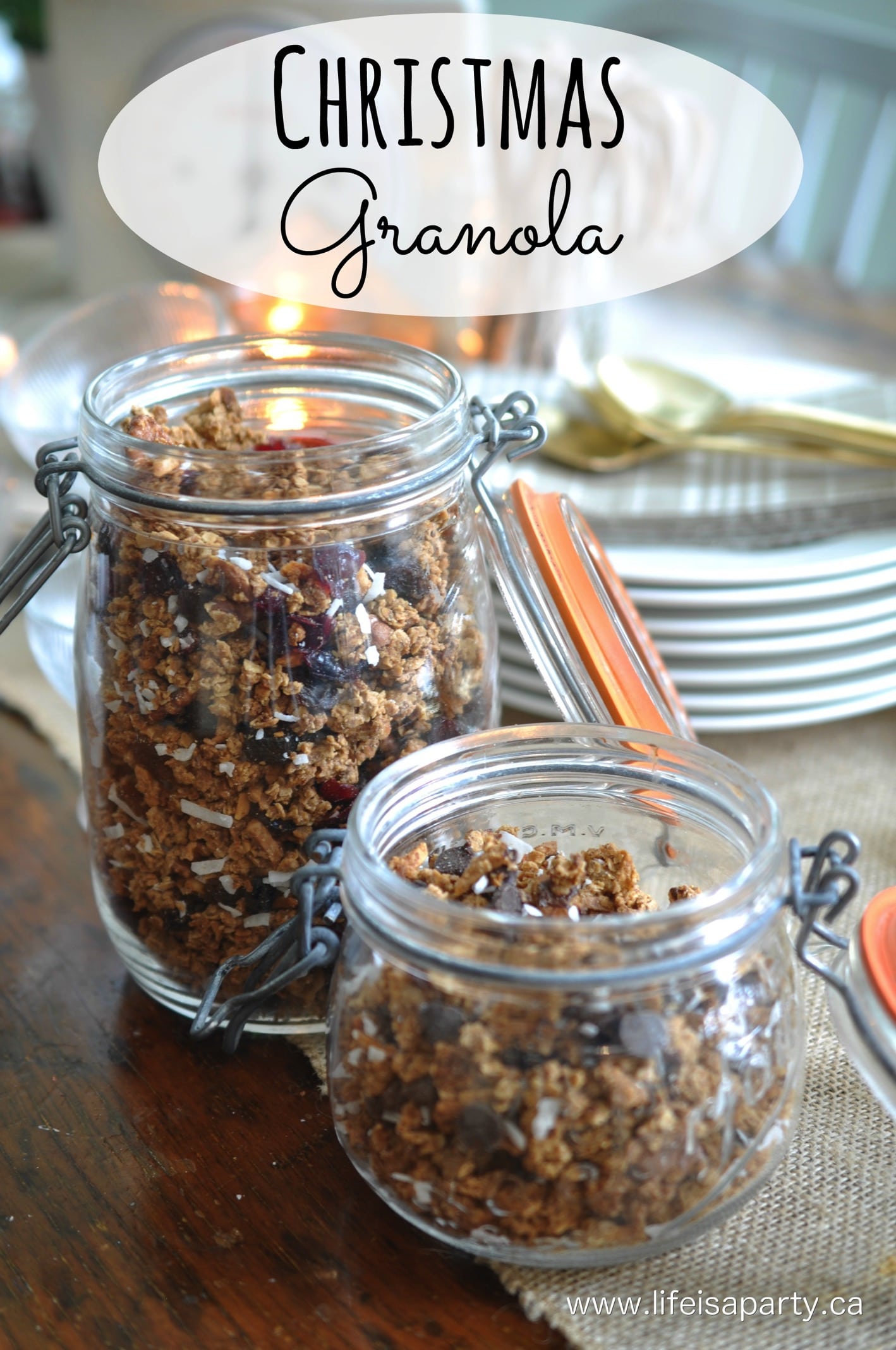 Homemade Christmas Granola -the perfect gift for Christmas: make cranberry and mixed fruits and nuts granola , or chocolate chip and coconut granola for the holidays.