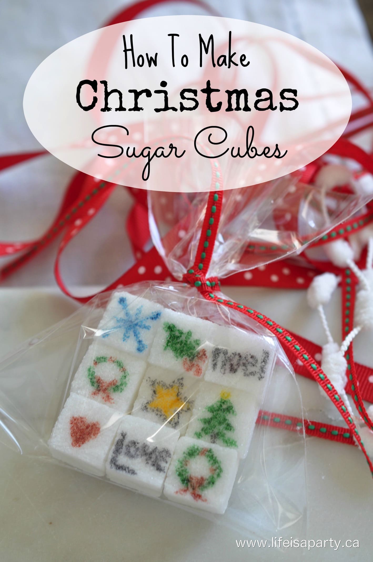 Christmas Sugar Cubes: easy, quick, and oh so sweet Christmas diy, using regular sugar cubes, and edible markers.