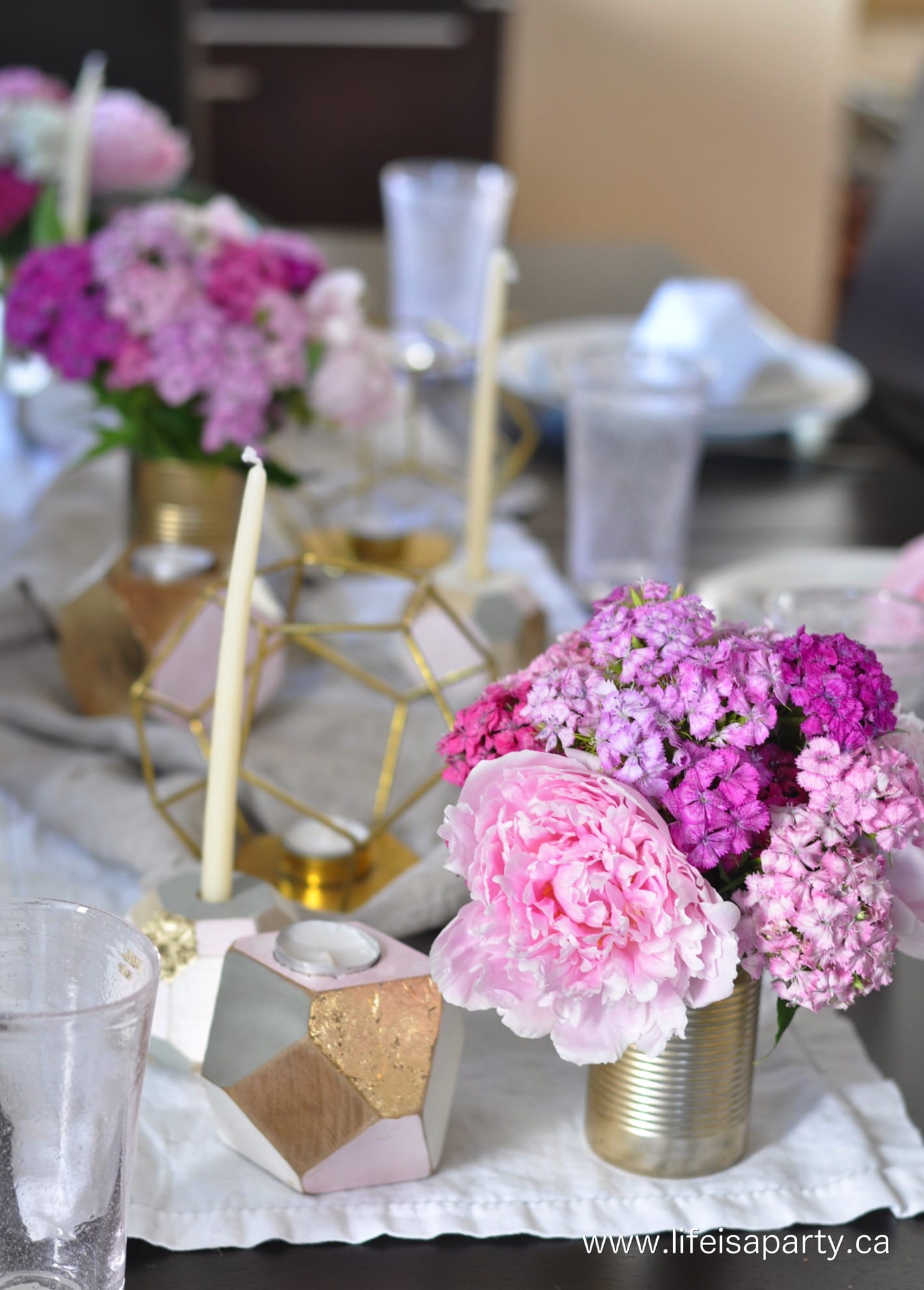 Geometric Pink and Gold summer table