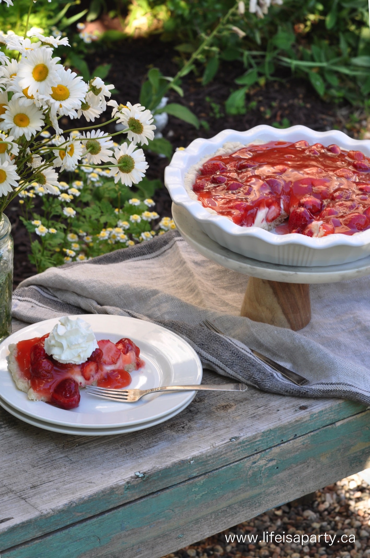 how to make a Strawberry cheesecake Pie