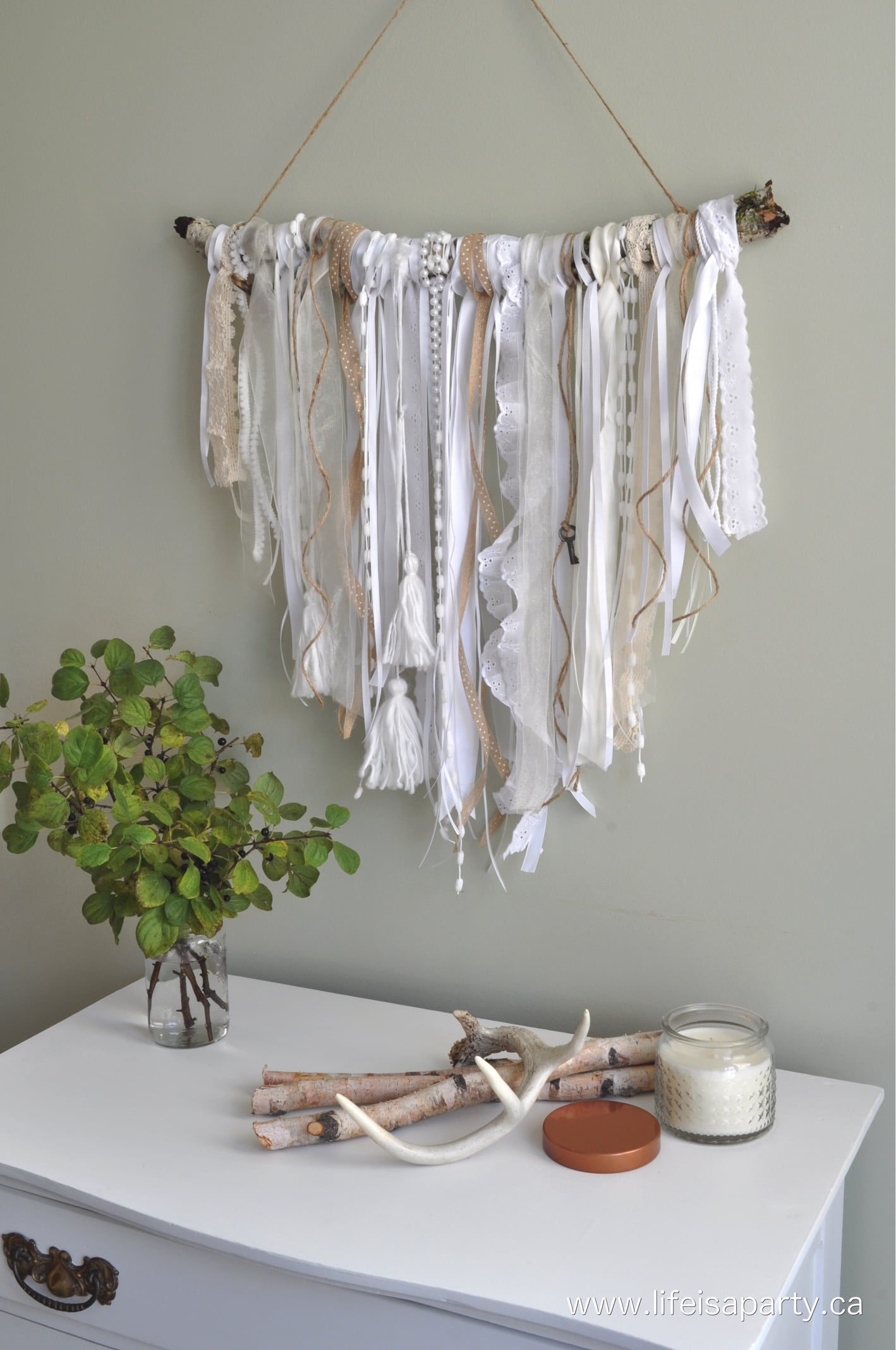 pretty neutral coloured easy Wall Hanging