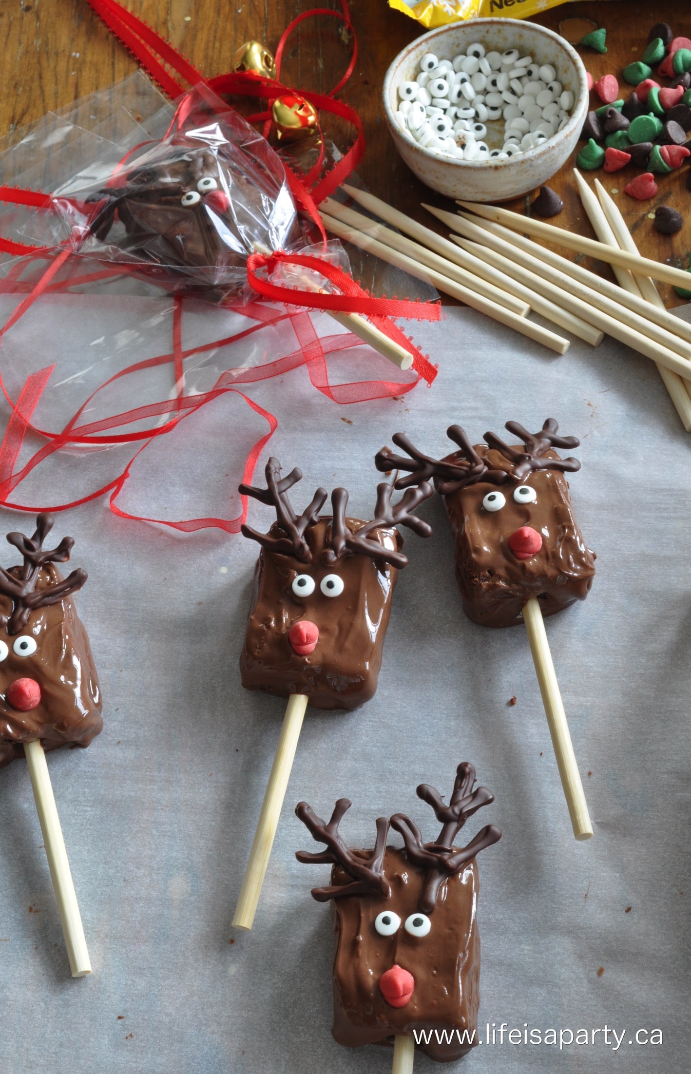 reindeer brownie pops