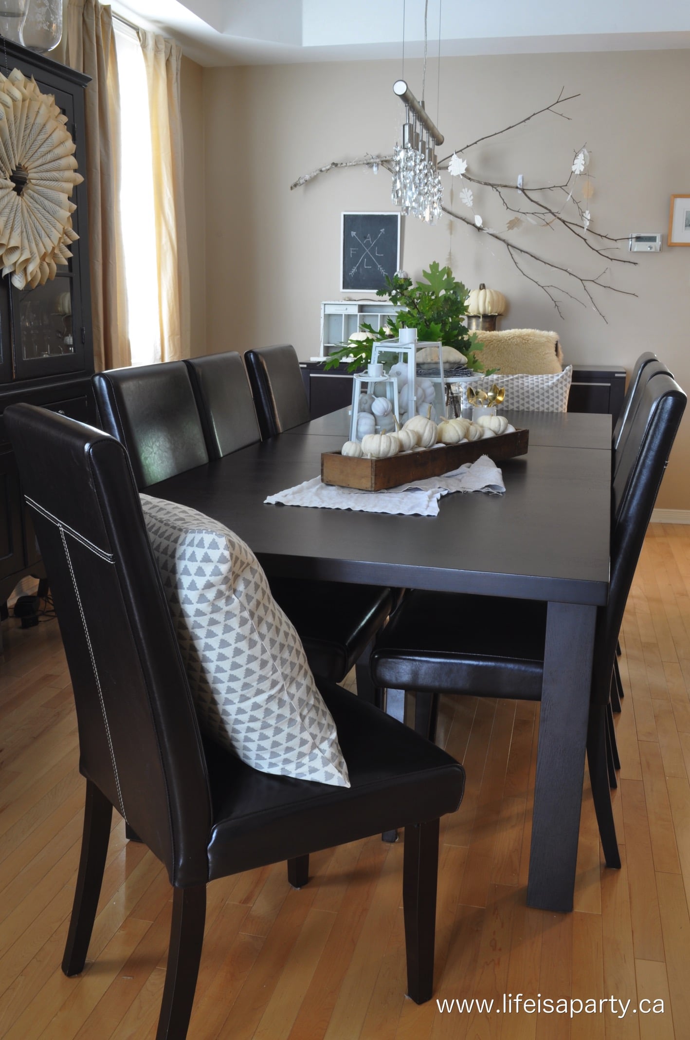 dining room makeover before