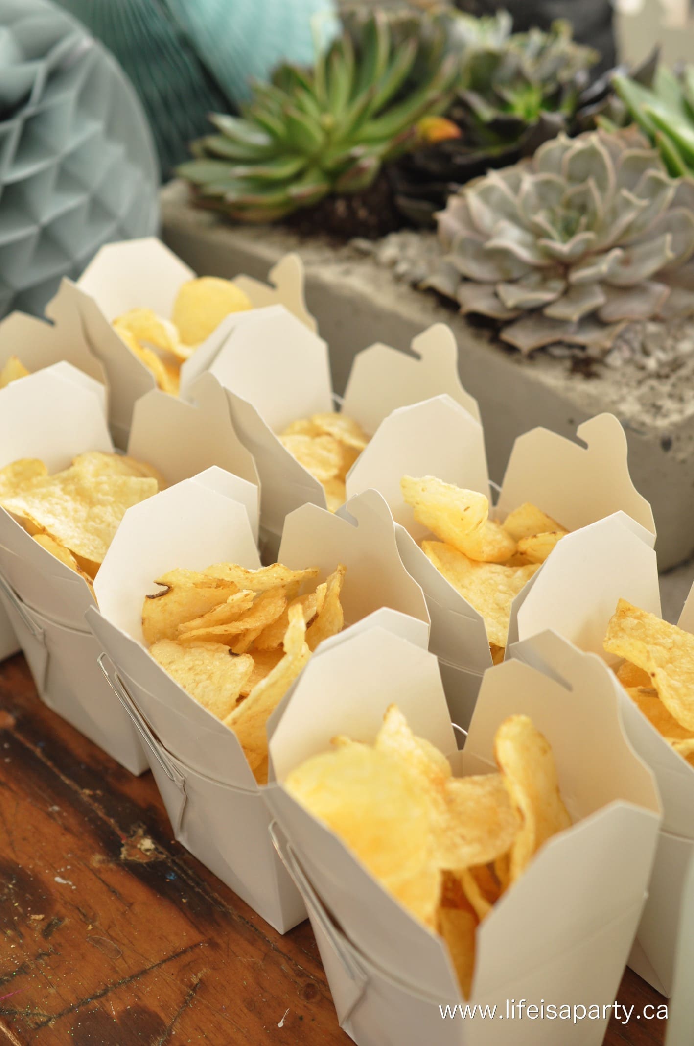chips in takeout boxes