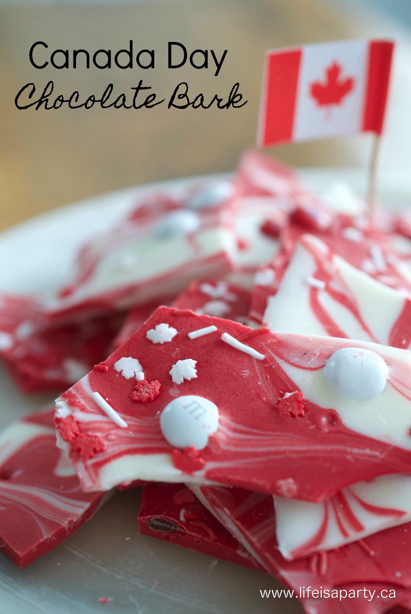 Canada Day Chocolate Bark: a very easy, and delicious Canada Day dessert treat, perfect for any Canadian themed party or celebration.