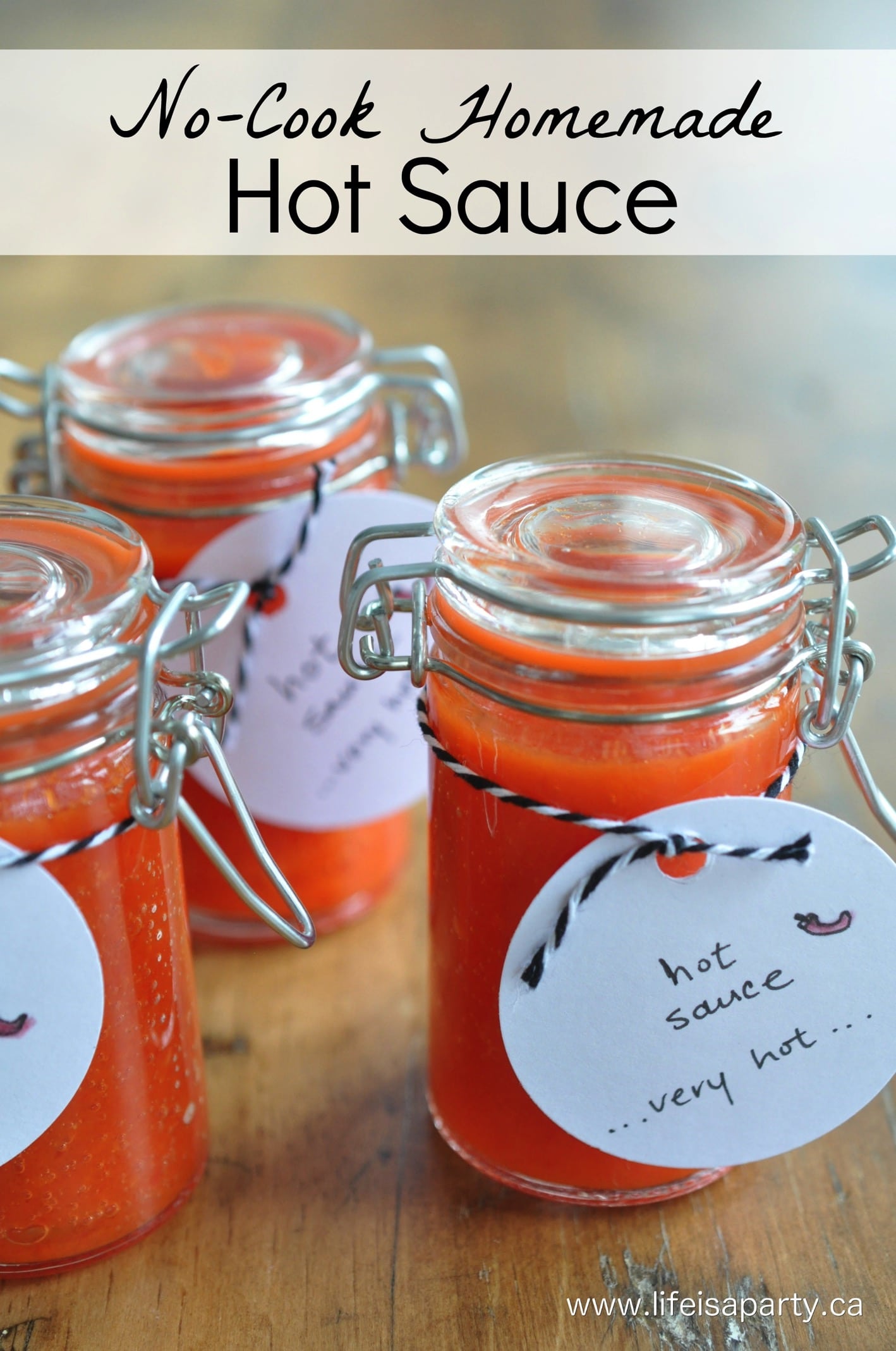 No Cook Homemade Hot Sauce: Make this sauce in minutes in your blender and enjoy the hot tangy homemade hot sauce. The perfect Homemade Father's Day gift.
