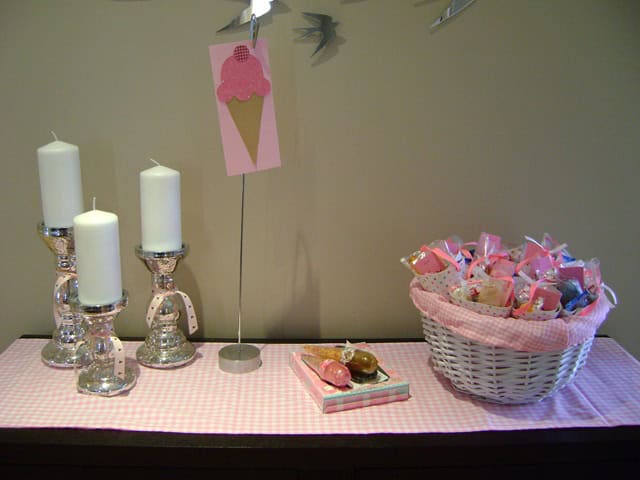 welcome table.