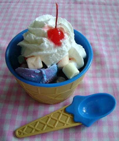 ice cream sundae.