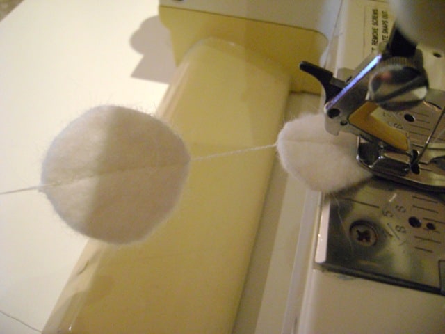how to make a felt garland on your sewing machine