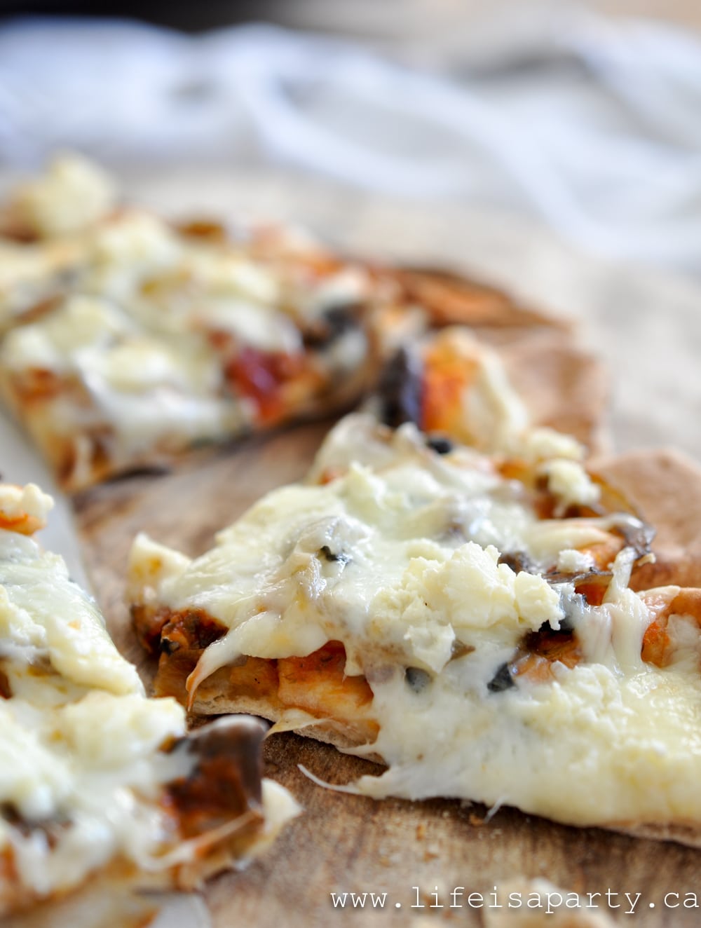 portobello mushroom and feta pizza
