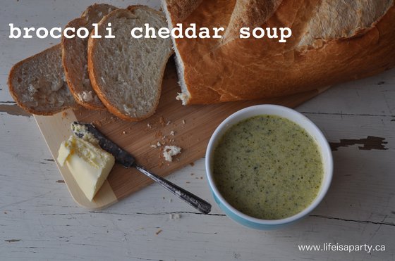 Easy Broccoli Cheddar Soup: so delicious with a silky smooth texture and the flavour of broccoli and cheddar cheese soup in this creamy soup.