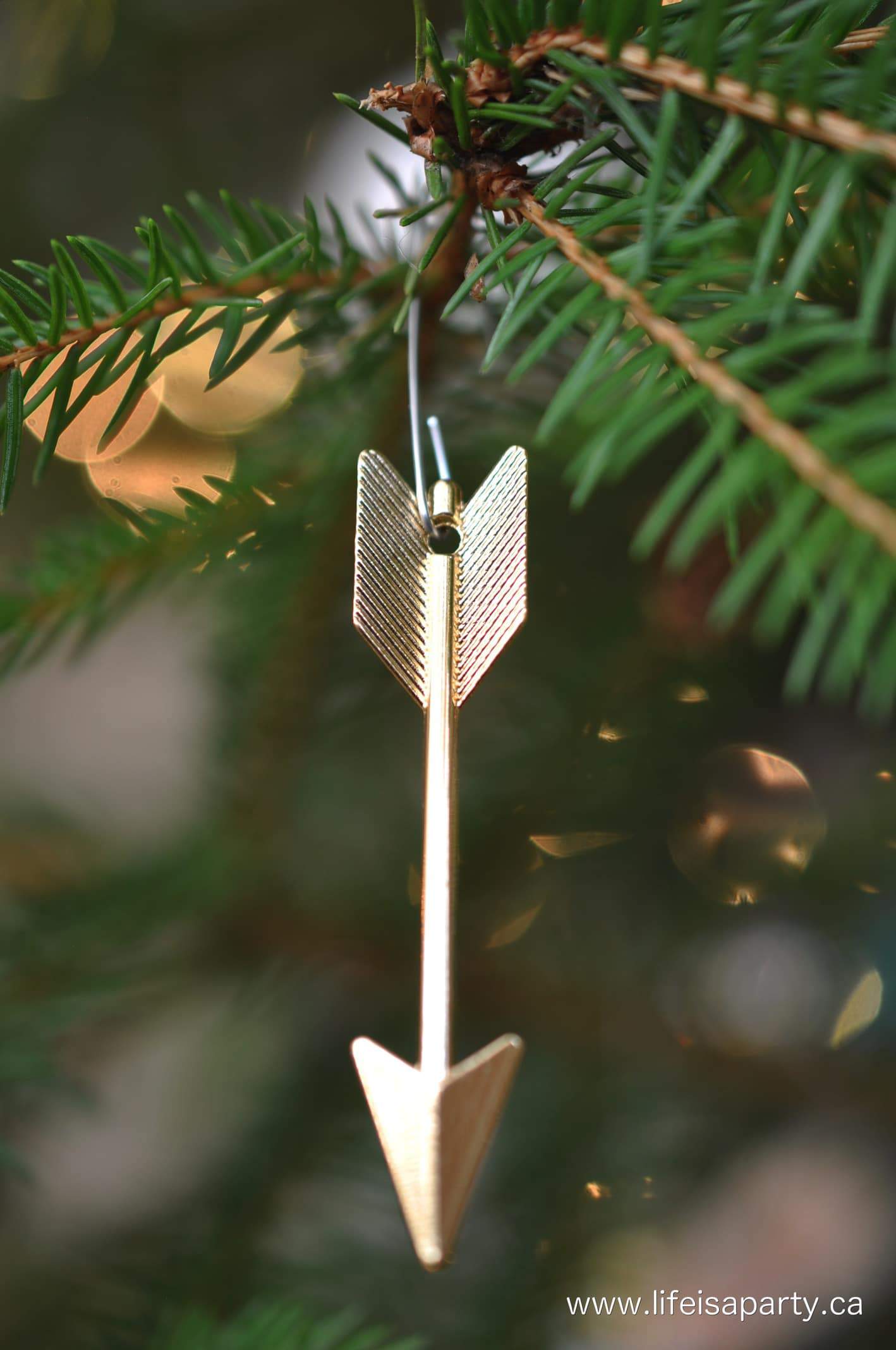 arrow Christmas tree decoration