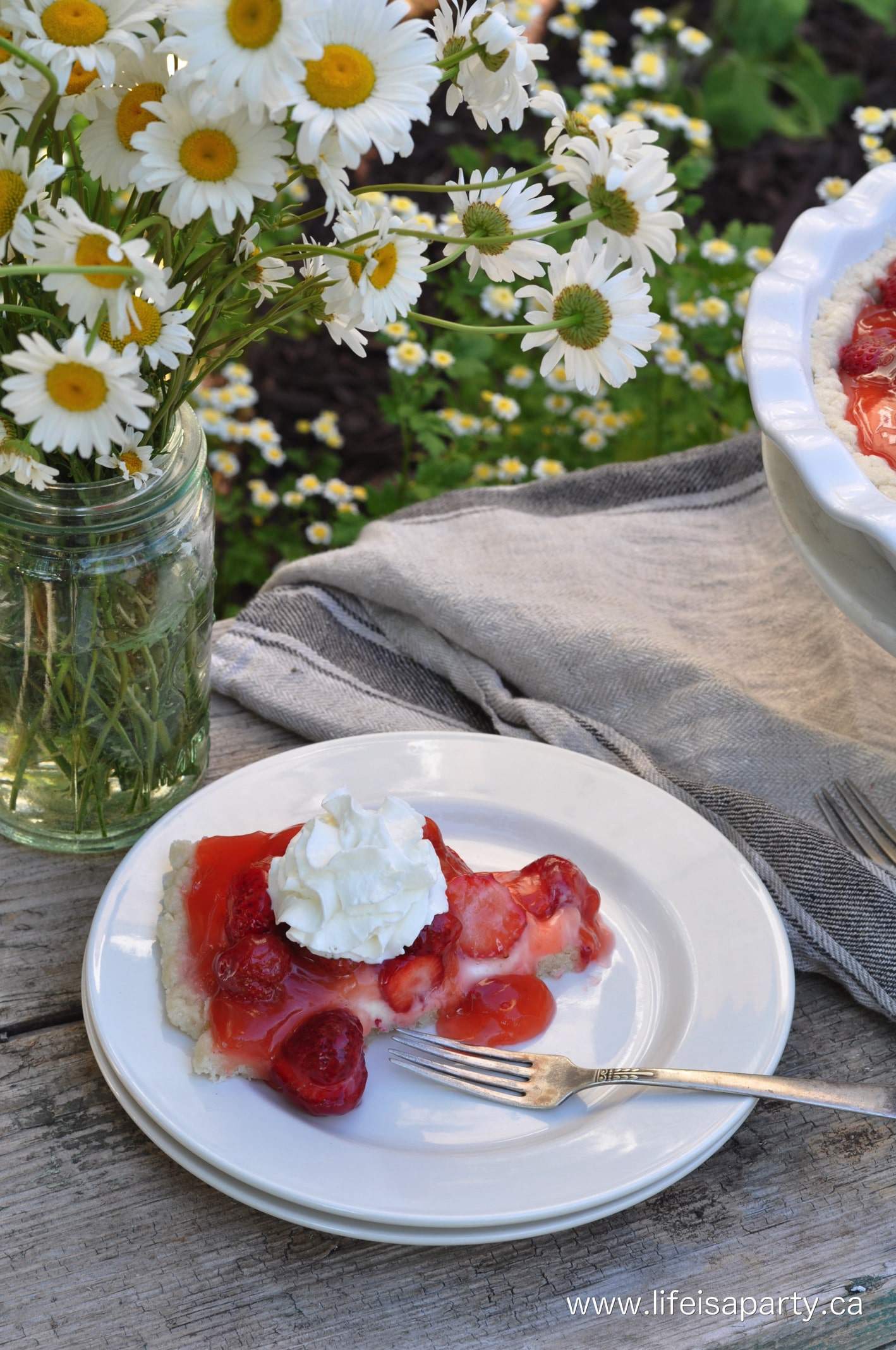 Strawberry Cheesecake Pie with whipped cream