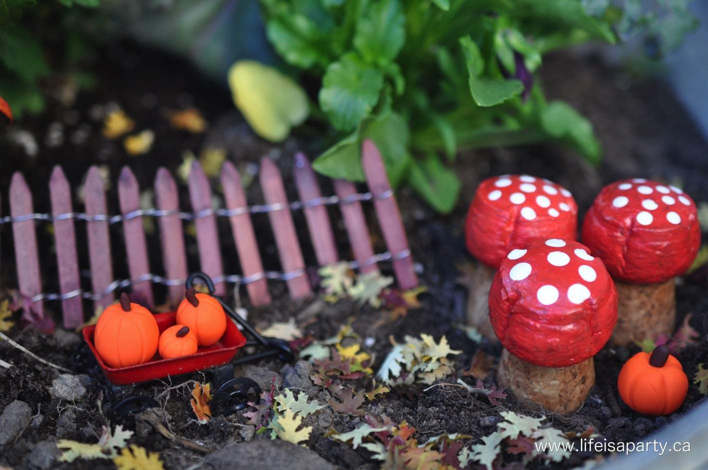 miniature polymer pumpkins
