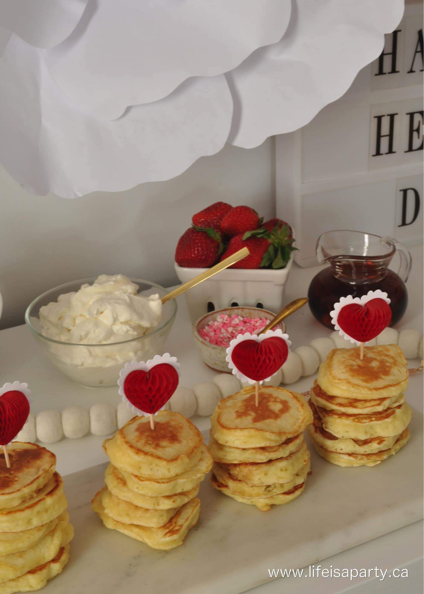 Valentine's Day Breakfast: the perfect inspiration with decor and menu for celebrating Valentine's Day with family and friends.
