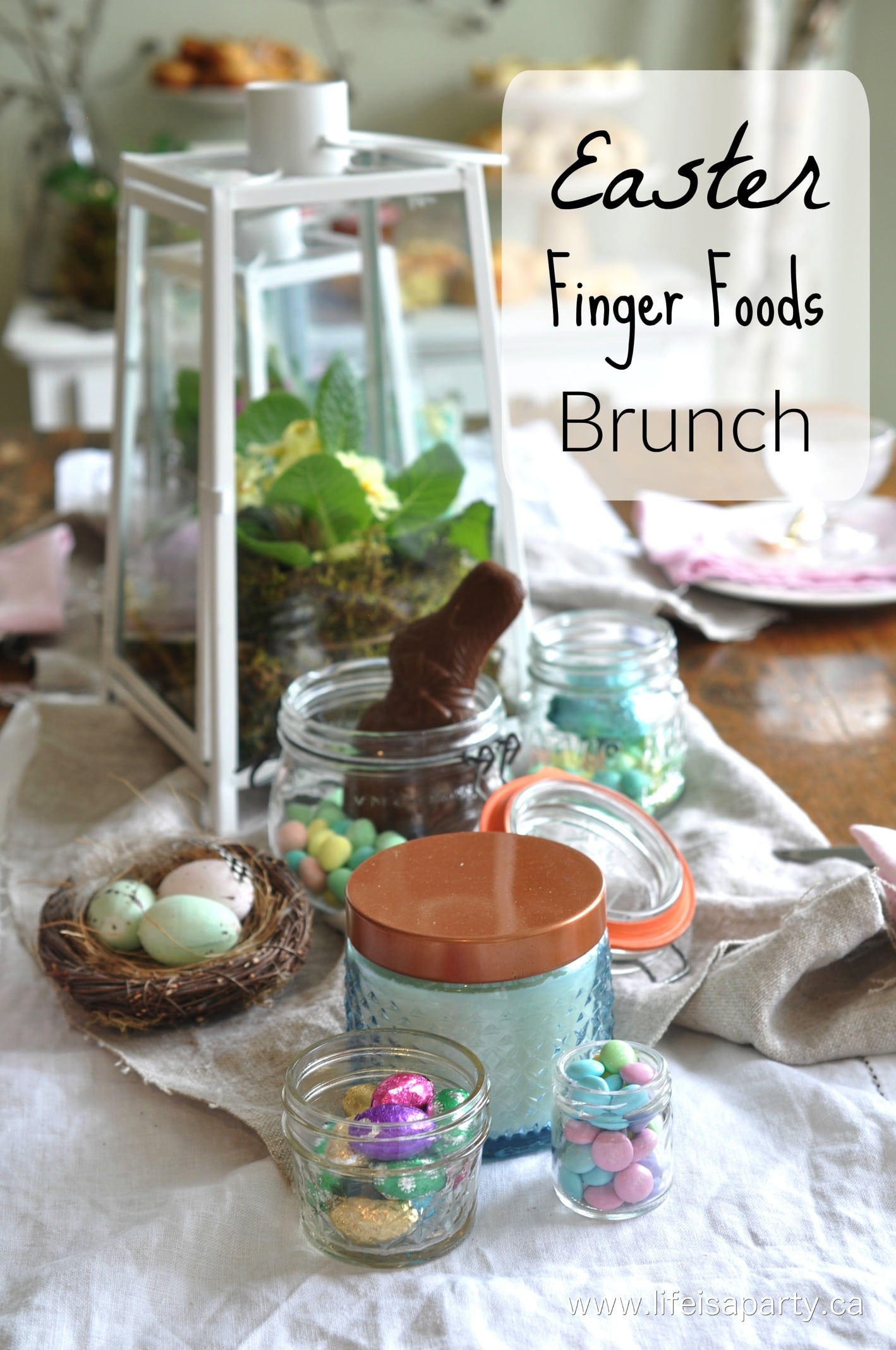 Easter Finger Foods Brunch: the perfect, no fuss Easter brunch menu with breakfast finger foods and Easter table decor ideas.