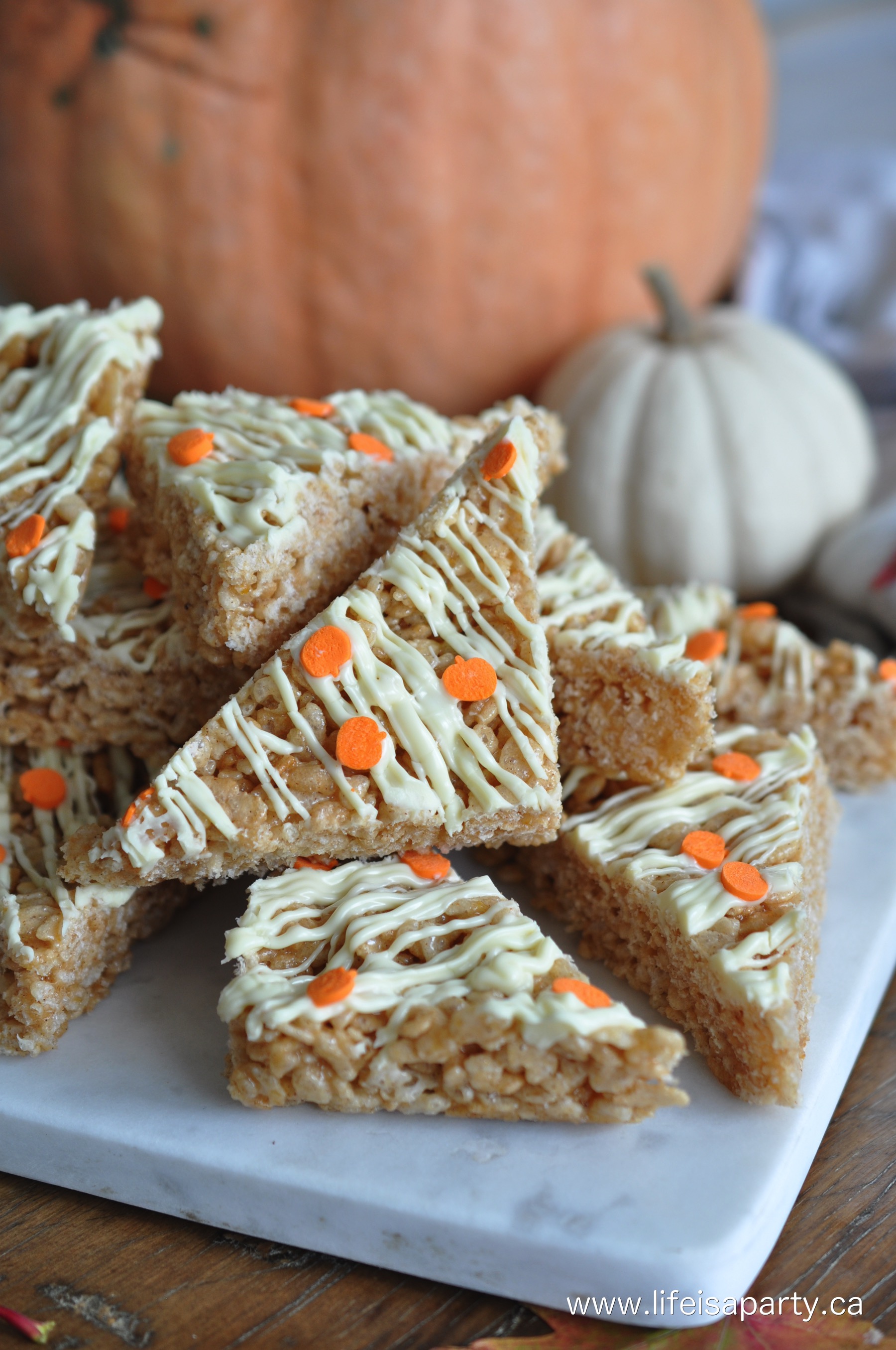 Pumpkin Spice Rice Krispie Treats: If you're a fan of all things pumpkin spice then you're sure to love this fall spin on classic rice krispie treats.