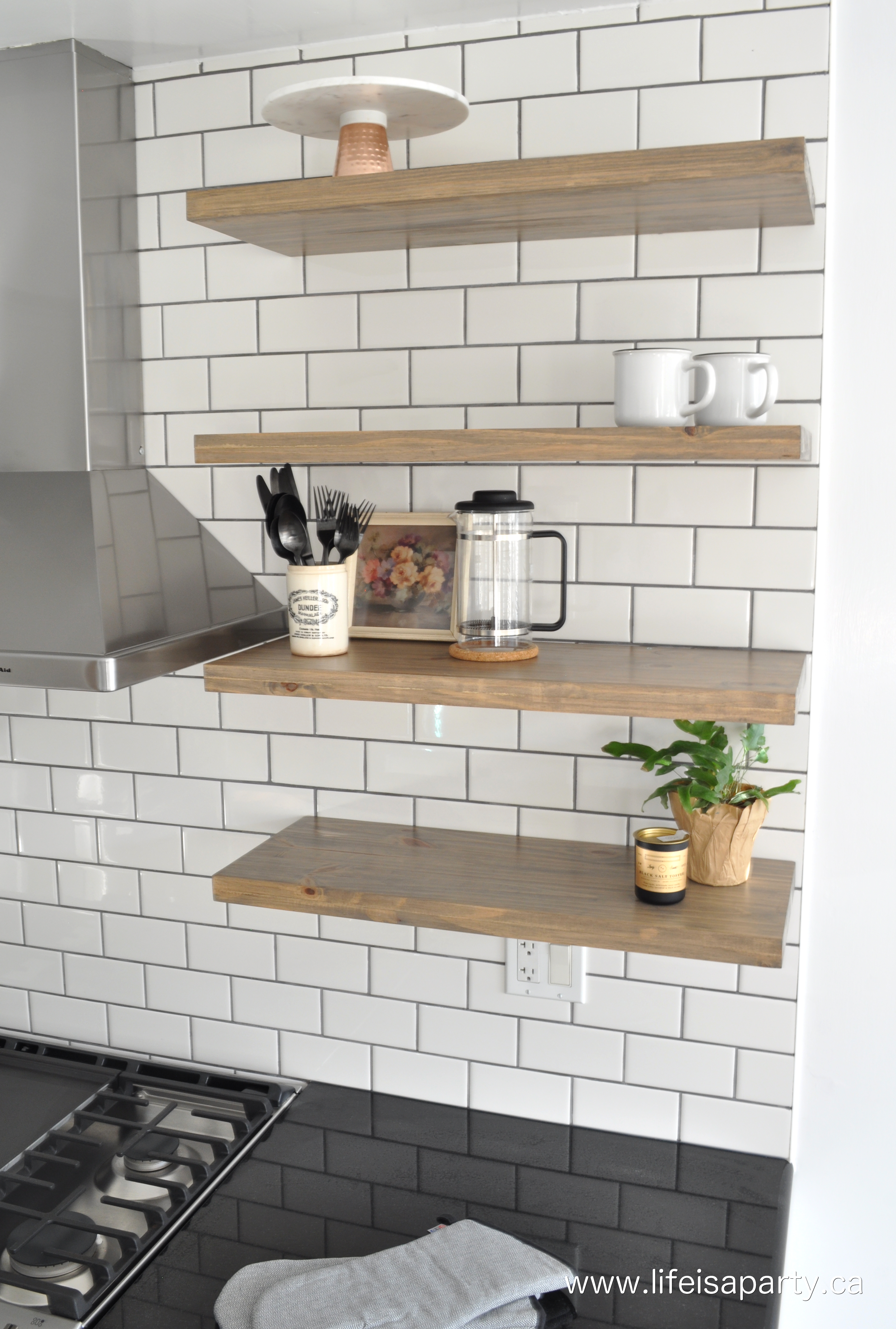 DIY kitchen shelves