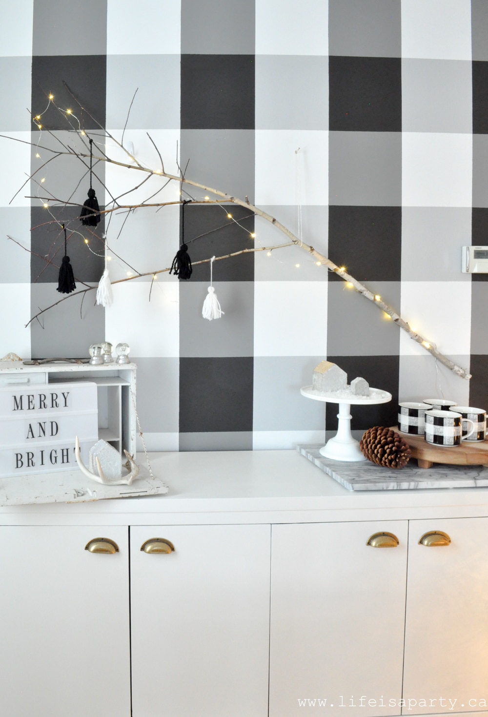 Black and White Christmas decor ideas