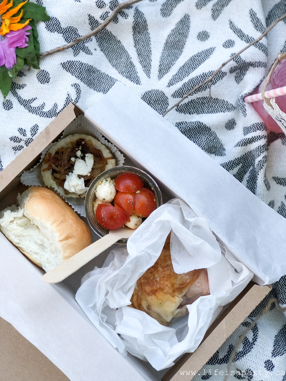 individual boxed picnic lunch