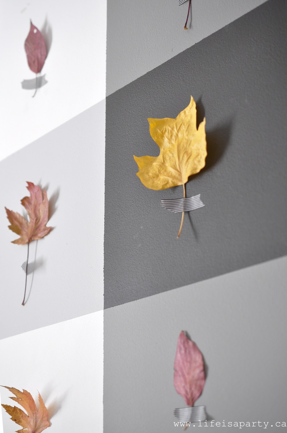 how to decorate with fall leaves