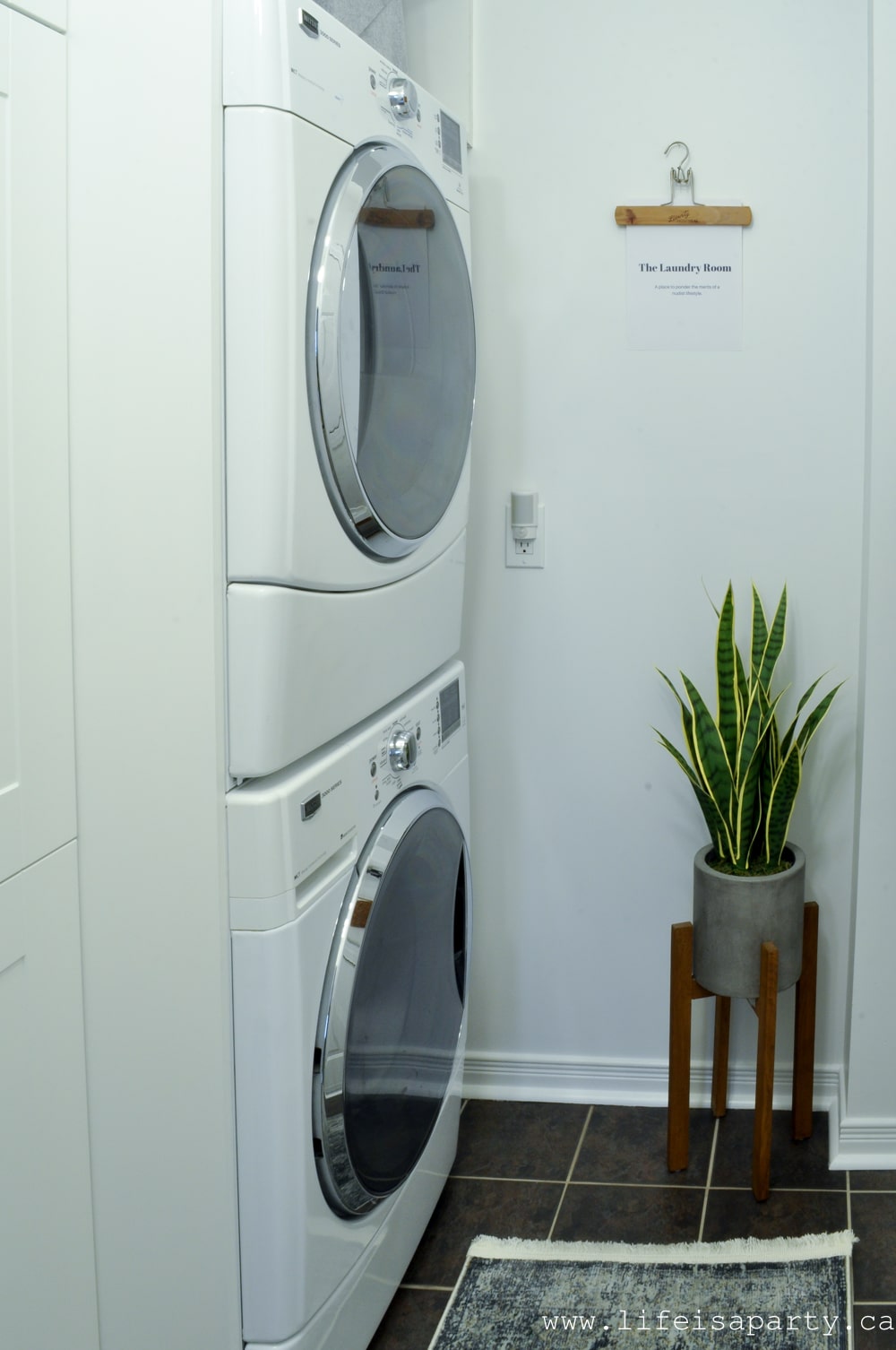 small Laundry Room Makeover