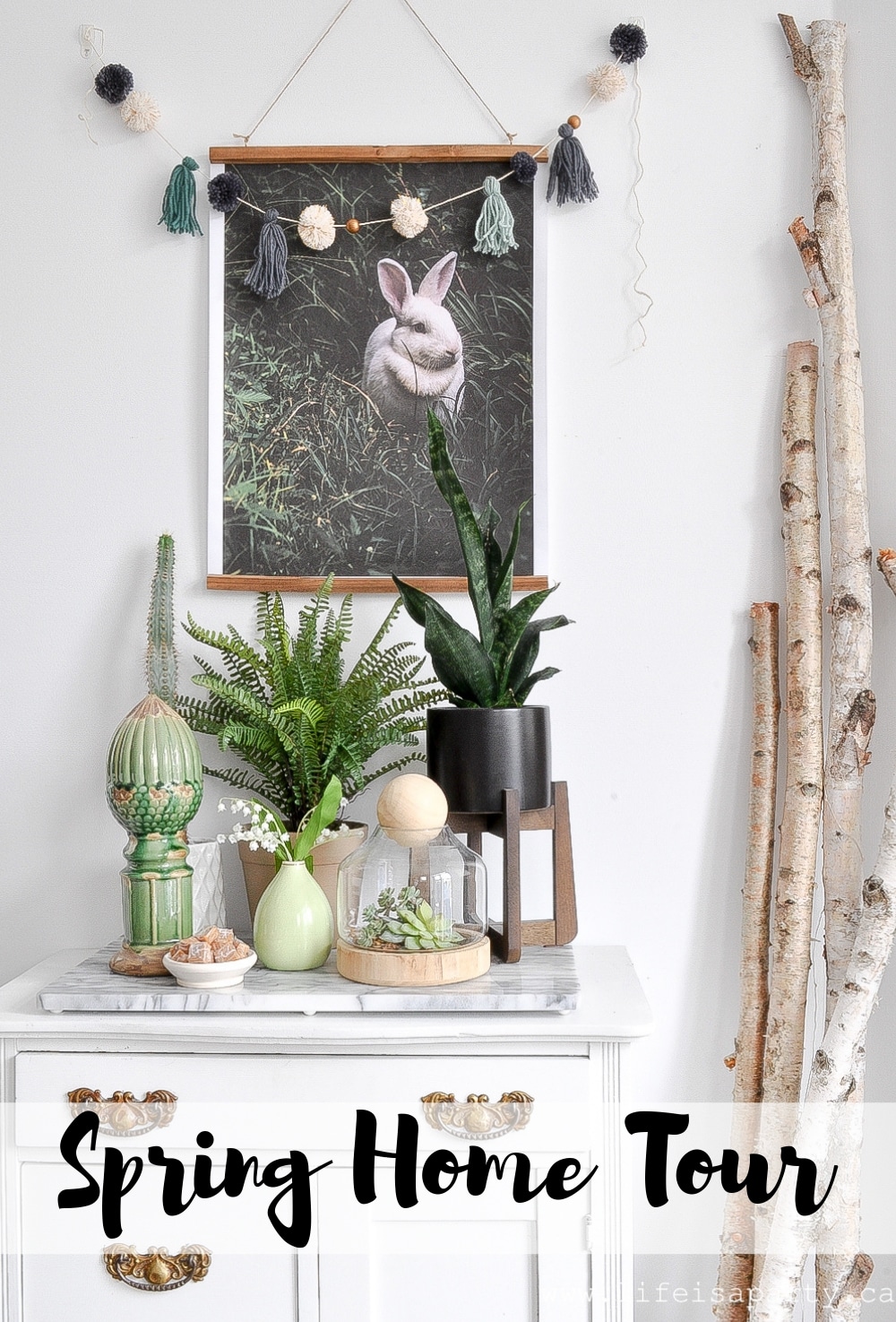 Spring Home Tour: black, white and green decor for spring including lots and lots of plants, flowers, vintage and Easter touches.