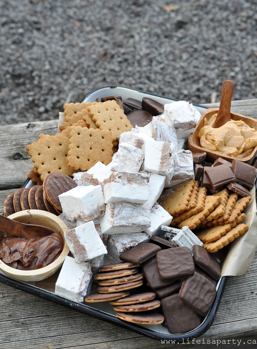 how to make a s'more snack board desert