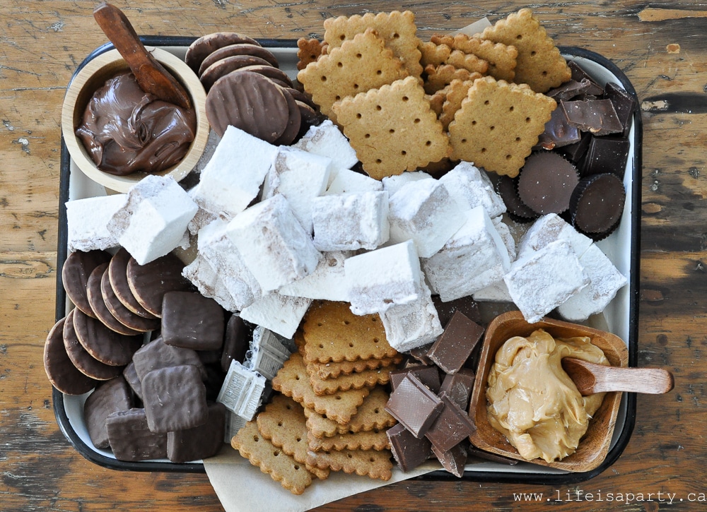 make your own s'mores buffet