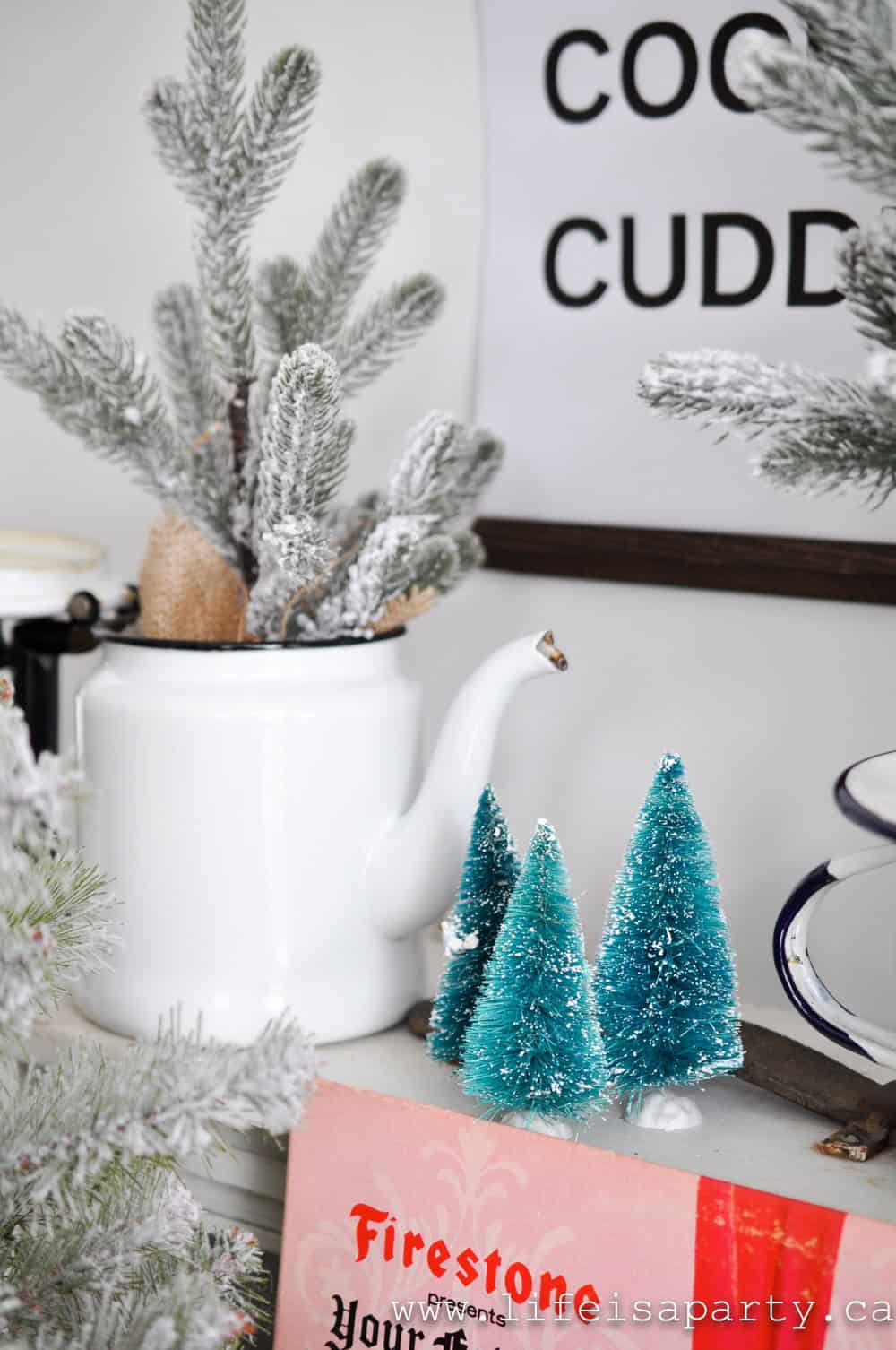 Thrift Store Christmas Table and Thrift Store Tips: beautiful Christmas table put together with thrift store finds, and 9 tips for thrifting.