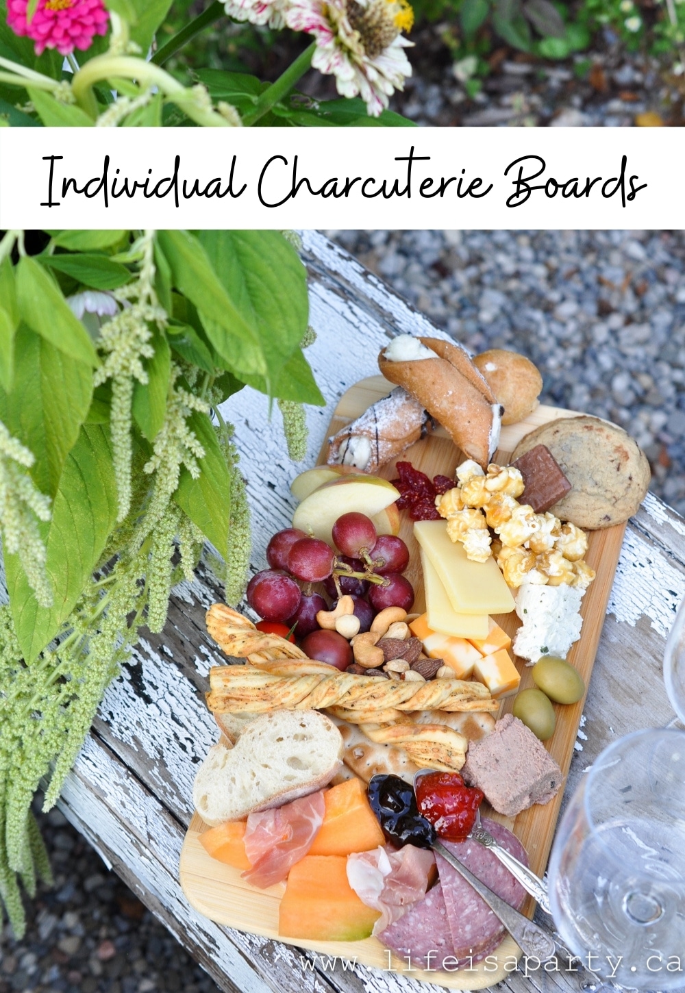 Individual Charcuterie Boards: perfect for entertaining or for date night, full of ideas for cheeses, meats, fruits, sweets and more.
