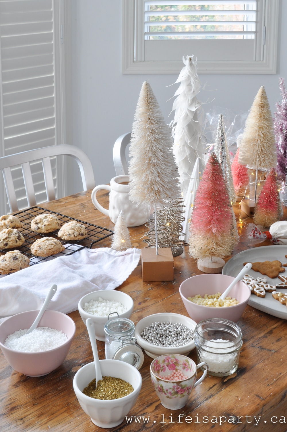 how to have a Christmas cookie baking party