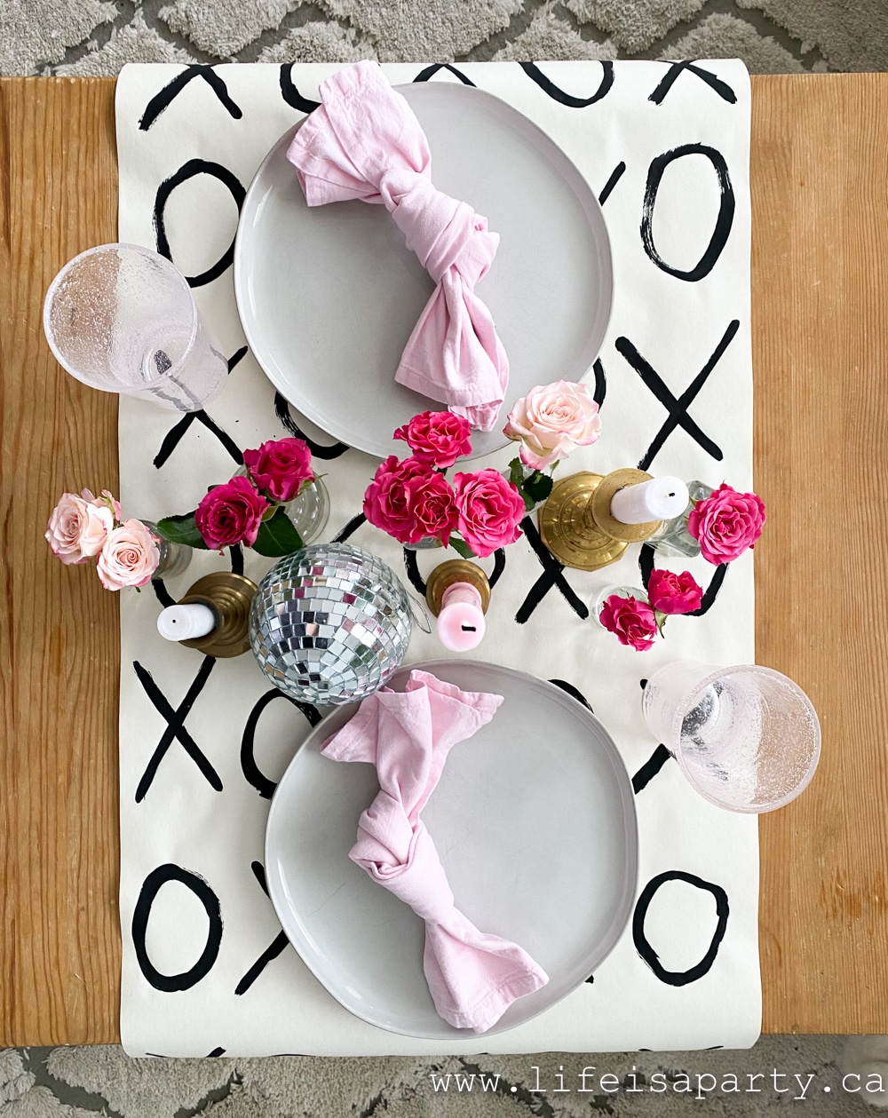 DIY X and O's table runner