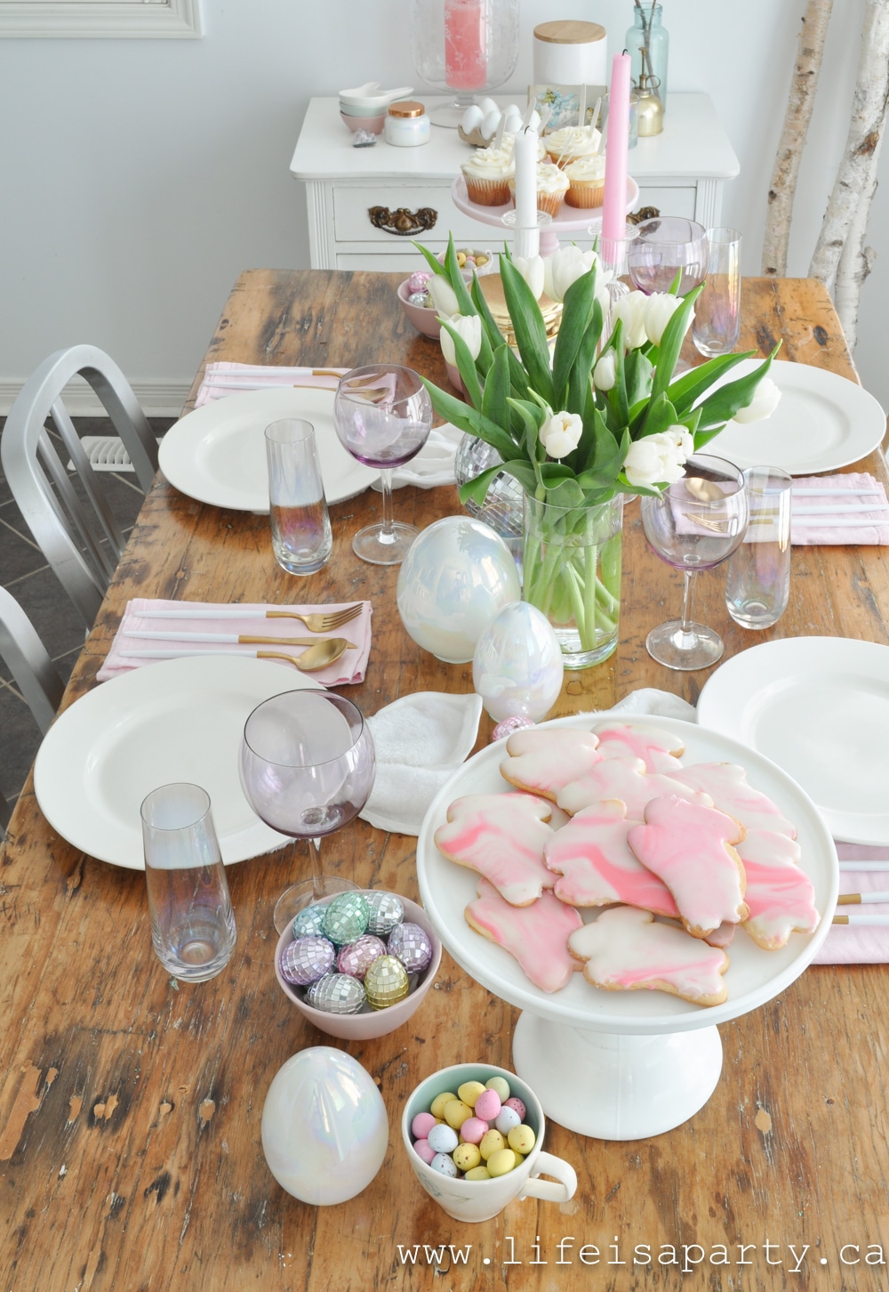 pastel Easter table