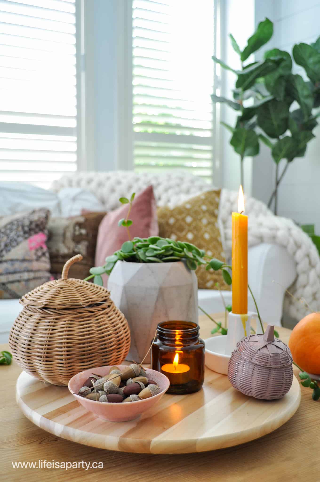 how to decorate your coffee table for fall